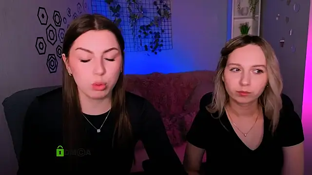 amalialowell online show from March 28, 2026, 8:08 pm