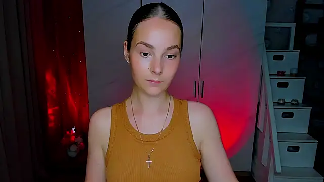 Maddy Wood  online show from July 11, 2026, 4:21 pm