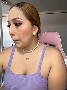 Kiarhatrixie1 online show from February 26, 2026, 5:45 pm