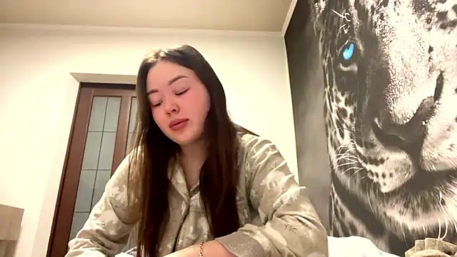 Snapshot of AudieGravely chatting on March 3, 2026, 11:32 pm AudieGravely online show from March 3, 2026, 11:32 pm