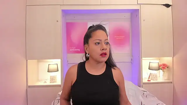 Snapshot of AllieBennet chatting on July 10, 2026, 7:38 pm AllieBennet online show from July 10, 2026, 7:38 pm