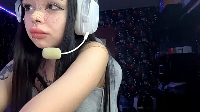 Luna Sohotti online show from March 12, 2026, 3:29 pm