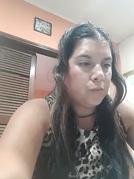 Snapshot of Lucia_queen chatting on April 4, 2026, 11:35 pm Lucia queen online show from April 4, 2026, 11:35 pm