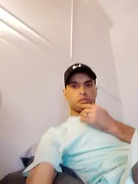 Snapshot of OiledAirplane74 chatting on February 21, 2026, 5:08 am OiledAirplane74 online show from February 21, 2026, 5:08 am