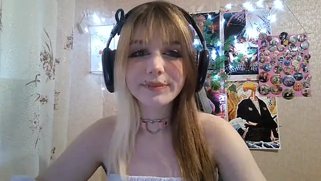 Snapshot of MilaTyan chatting on July 17, 2026, 2:13 pm MilaTyan online show from July 17, 2026, 2:13 pm