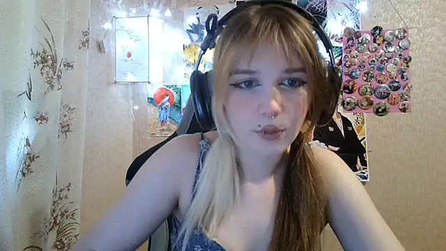 Snapshot of MilaTyan chatting on July 18, 2026, 1:59 pm MilaTyan online show from July 18, 2026, 1:59 pm