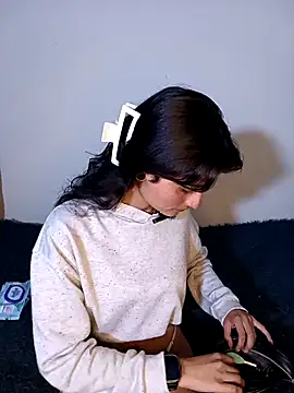 Lili  Clan online show from March 5, 2026, 11:23 pm