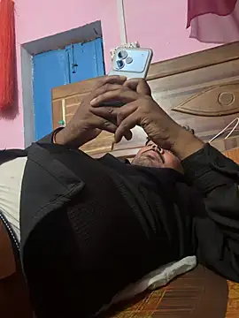 Snapshot of pussylicker9927 chatting on April 24, 2026, 7:44 am pussylicker9927 online show from April 24, 2026, 7:44 am