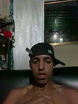 Snapshot of Alee_2005 chatting on February 24, 2026, 5:27 am Alee 2005 online show from February 24, 2026, 5:27 am