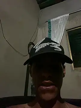 Snapshot of Alee_2005 chatting on March 1, 2026, 8:49 am Alee 2005 online show from March 1, 2026, 8:49 am