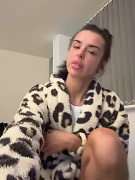 Amberbanxx online show from April 22, 2026, 9:49 pm