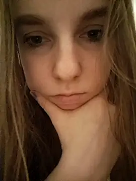 Snapshot of innojuica chatting on February 27, 2026, 11:05 pm innojuica online show from February 27, 2026, 11:05 pm