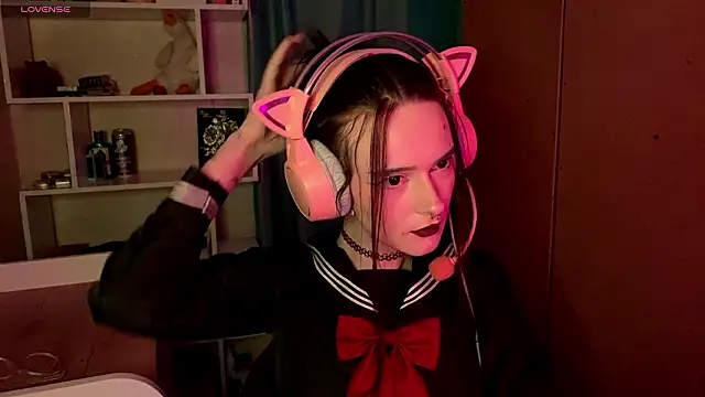 Snapshot of MabelDefina chatting on February 19, 2026, 12:01 pm MabelDefina online show from February 19, 2026, 12:01 pm