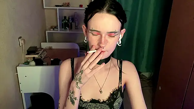 MabelDefina online show from April 17, 2026, 5:10 am