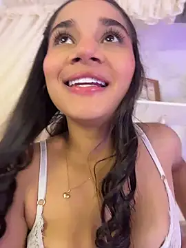 Snapshot of AlessiaVallmont chatting on July 15, 2026, 8:03 pm AlessiaVallmont online show from July 15, 2026, 8:03 pm