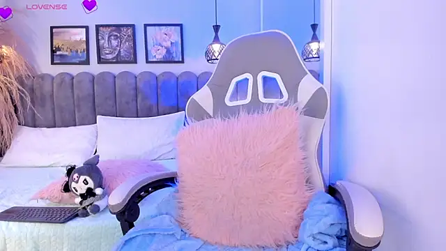 Bella  Peach online show from April 18, 2026, 3:10 am