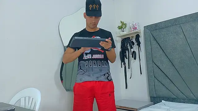 Snapshot of STEVEN_OS chatting on June 2, 2026, 7:43 am STEVEN OS online show from June 2, 2026, 7:43 am