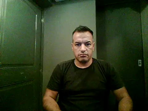 Snapshot of Valenthe26 chatting on February 19, 2026, 1:12 am Valenthe26 online show from February 19, 2026, 1:12 am