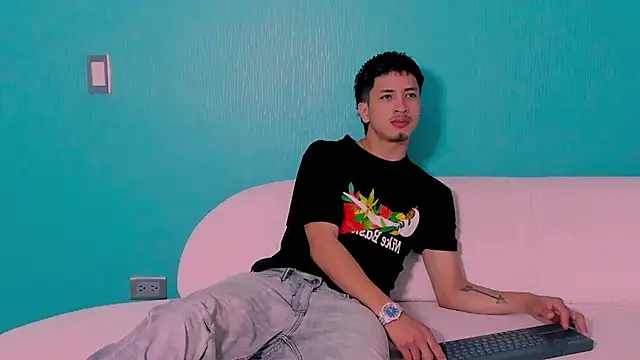 Youdoll  online show from February 26, 2026, 1:32 pm