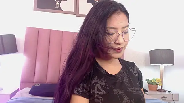 SweetMilie gh online show from April 13, 2026, 3:23 am