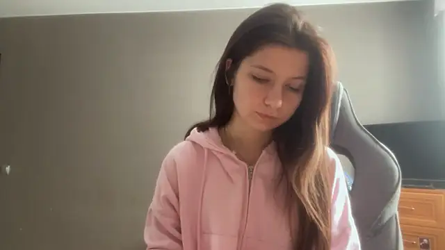 Snapshot of LunnaBliss chatting on February 26, 2026, 8:13 am LunnaBliss online show from February 26, 2026, 8:13 am