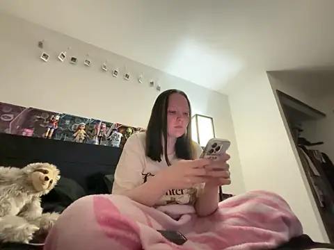 pinkhairfun16 online show from June 10, 2026, 4:34 am