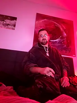 Snapshot of LargeLith chatting on February 25, 2026, 12:09 am LargeLith online show from February 25, 2026, 12:09 am