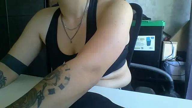 Snapshot of Geileboef28 chatting on August 5, 2026, 7:33 am Geileboef28 online show from August 5, 2026, 7:33 am