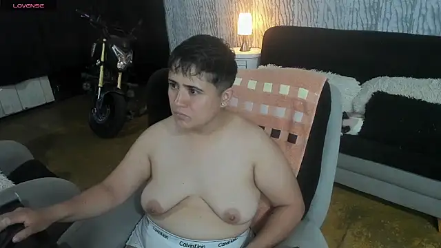 Snapshot of SophiaKnox chatting on February 18, 2026, 12:06 am SophiaKnox online show from February 18, 2026, 12:06 am