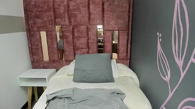 Snapshot of Ashleey__Sweet_ chatting on March 4, 2026, 12:00 pm Ashleey Sweet online show from March 4, 2026, 12:00 pm