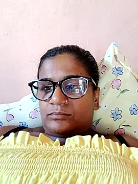 Snapshot of indianstrawberrylips4u chatting on February 21, 2026, 9:32 am indianstrawberrylips4u online show from February 21, 2026, 9:32 am