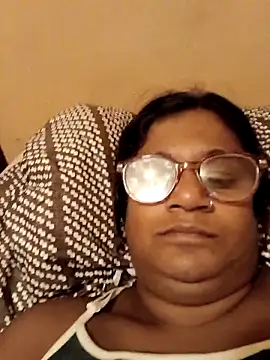 indianstrawberrylips4u online show from May 5, 2026, 4:42 am