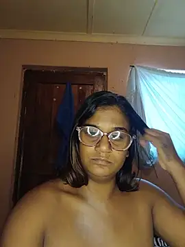 indianstrawberrylips4u online show from June 3, 2026, 6:05 am