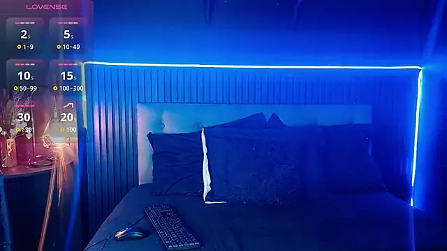 CHERRY DARCK online show from April 18, 2026, 3:27 pm