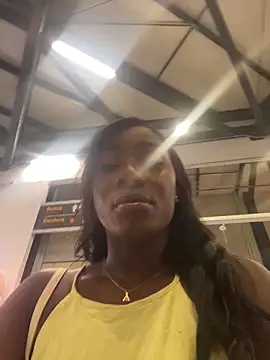 ZarahFerreira online show from March 25, 2026, 11:55 pm