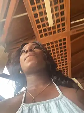 ZarahFerreira online show from April 5, 2026, 9:45 pm