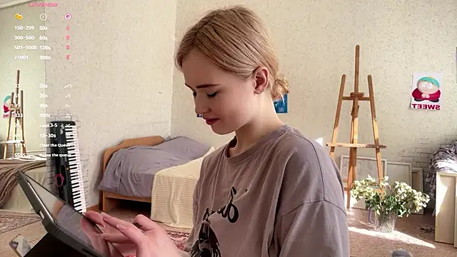 LotusHinata online show from March 15, 2026, 4:18 am