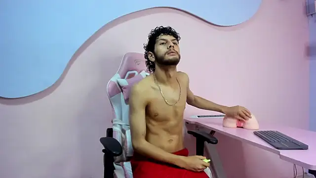 Snapshot of LuckySammer chatting on February 23, 2026, 12:02 pm LuckySammer online show from February 23, 2026, 12:02 pm