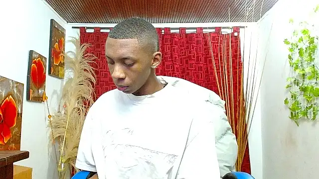 milo018 online show from February 24, 2026, 7:56 pm