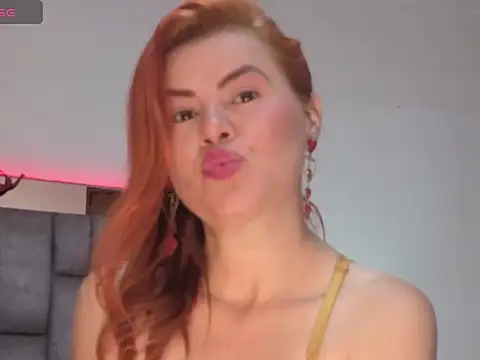 Xiomara-Suarez01 online show from April 22, 2026, 3:24 pm