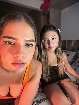 Dulce Sofi  online show from May 21, 2026, 10:39 pm