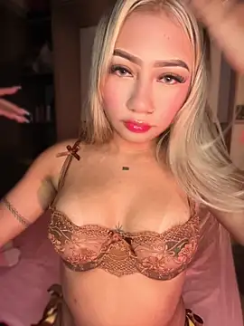 Dulce Sofi  online show from May 30, 2026, 2:08 am