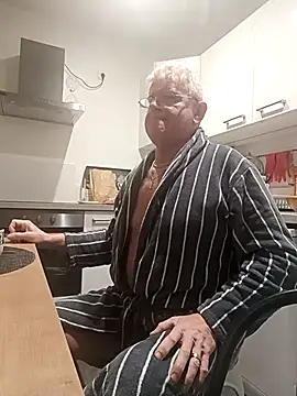 Snapshot of olivbisoumis chatting on February 21, 2026, 5:41 am olivbisoumis online show from February 21, 2026, 5:41 am