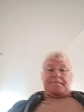 olivbisoumis online show from March 19, 2026, 6:28 am