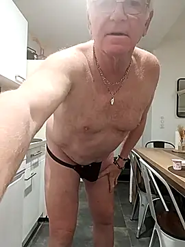 olivbisoumis online show from April 11, 2026, 4:39 am