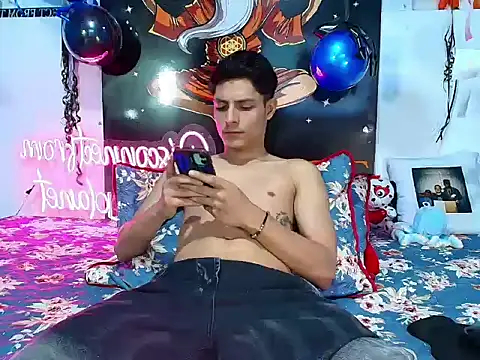 Eliassalvatore  online show from February 19, 2026, 3:52 pm