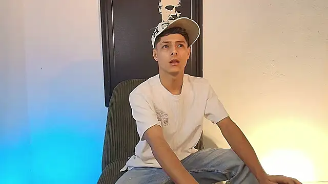 Eliassalvatore  online show from May 12, 2026, 4:15 pm