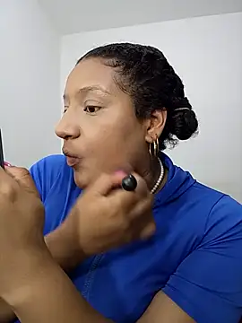 Snapshot of gigiblue89 chatting on May 10, 2026, 7:35 am gigiblue89 online show from May 10, 2026, 7:35 am