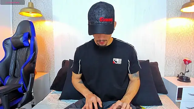 SharonTygaX online show from March 12, 2026, 2:23 pm