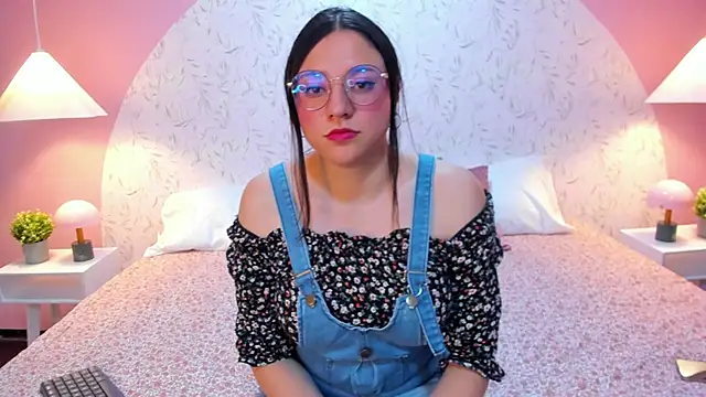 Snapshot of Angelie_Rosebrm chatting on February 19, 2026, 1:12 am Angelie Rosebrm online show from February 19, 2026, 1:12 am